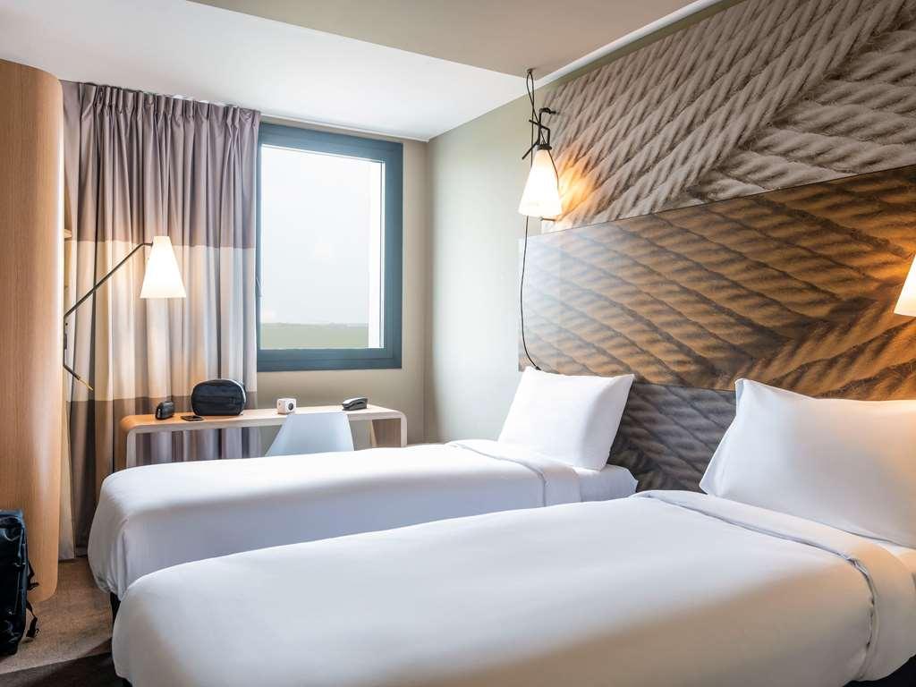 Ibis Gonesse Le Bourget Hotel Стая снимка