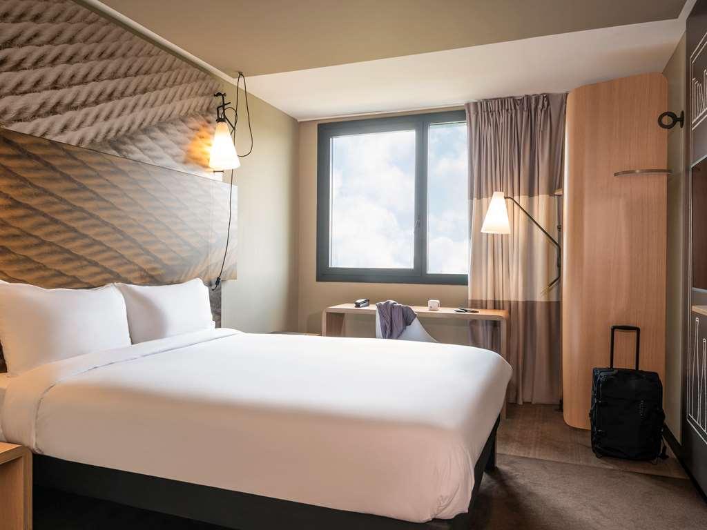 Ibis Gonesse Le Bourget Hotel Стая снимка